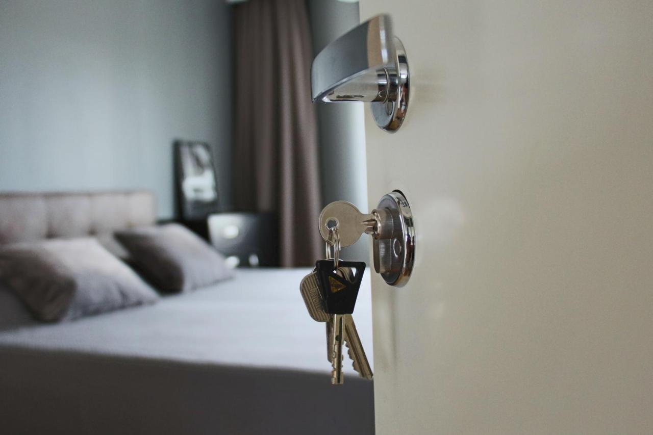 New Modern 4-Room Apartment With Big Balcony And Undeground Parking In Center Of Talin Exterior foto