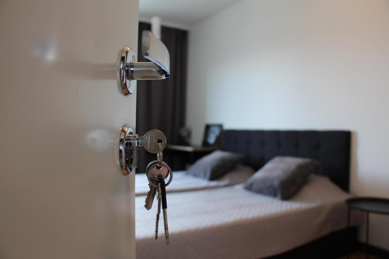 New Modern 4-Room Apartment With Big Balcony And Undeground Parking In Center Of Talin Exterior foto