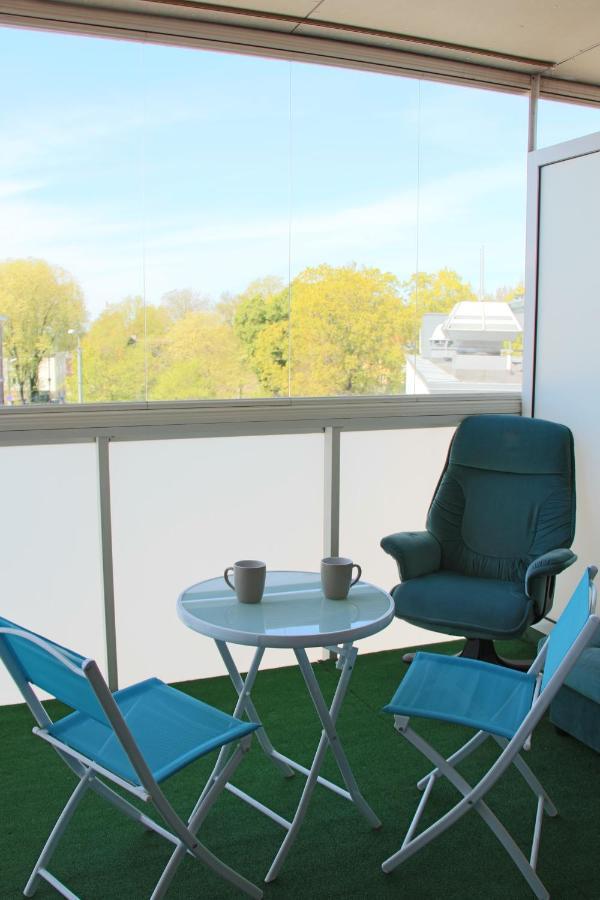 New Modern 4-Room Apartment With Big Balcony And Undeground Parking In Center Of Talin Exterior foto
