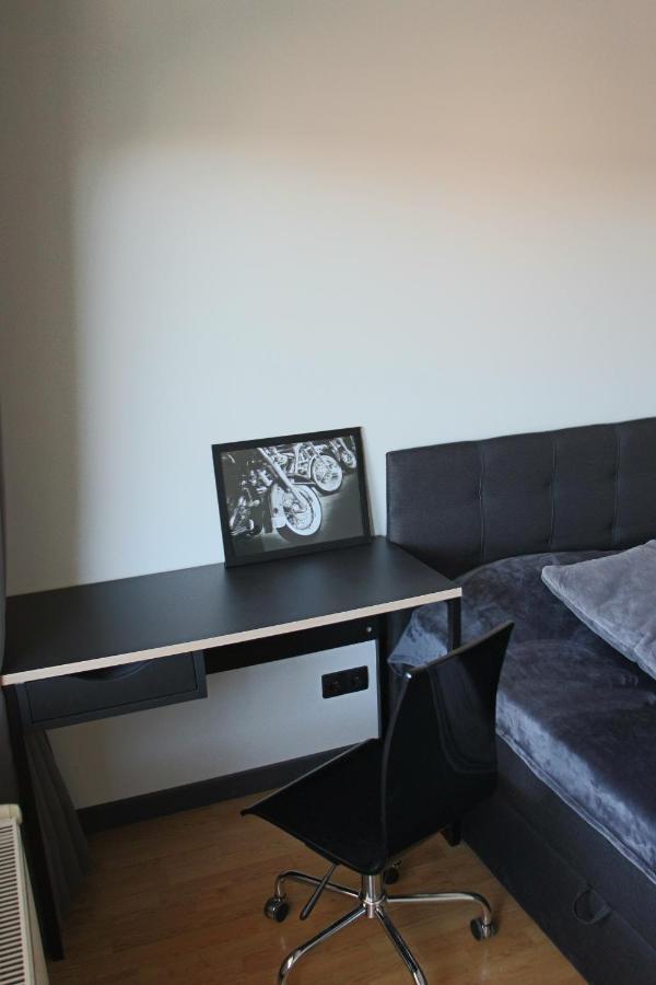 New Modern 4-Room Apartment With Big Balcony And Undeground Parking In Center Of Talin Exterior foto