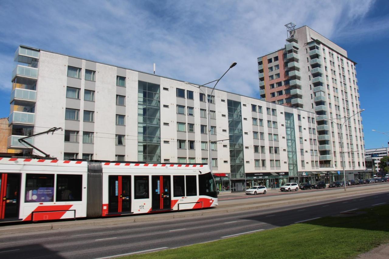 New Modern 4-Room Apartment With Big Balcony And Undeground Parking In Center Of Talin Exterior foto