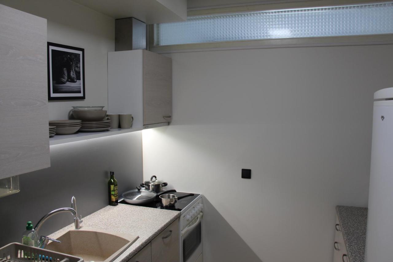 New Modern 4-Room Apartment With Big Balcony And Undeground Parking In Center Of Talin Exterior foto