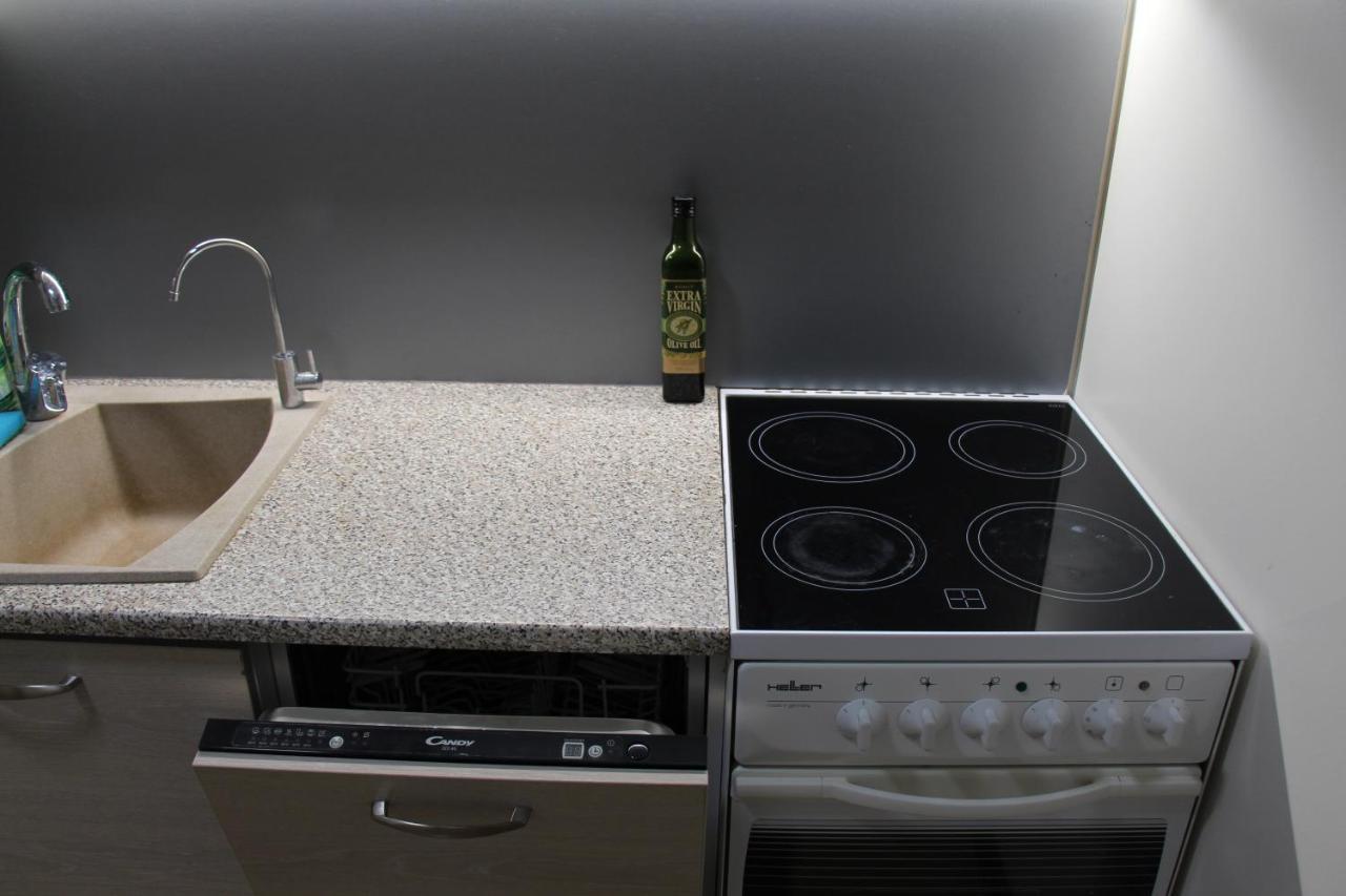 New Modern 4-Room Apartment With Big Balcony And Undeground Parking In Center Of Talin Exterior foto