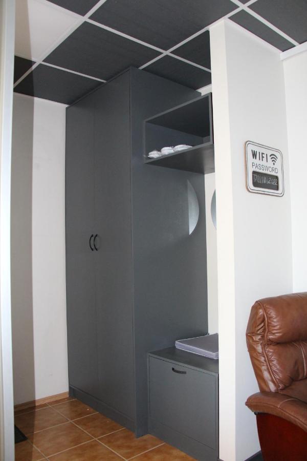 New Modern 4-Room Apartment With Big Balcony And Undeground Parking In Center Of Talin Exterior foto